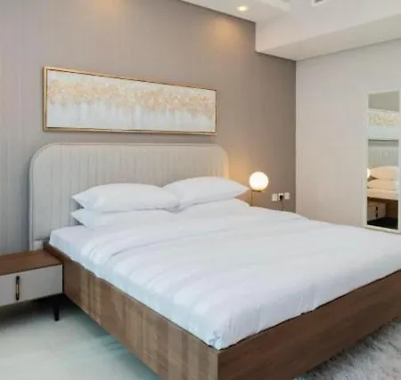 Hanza Tower Studio Deluxe With Pool & Jacuzi & Sauna Appartamento