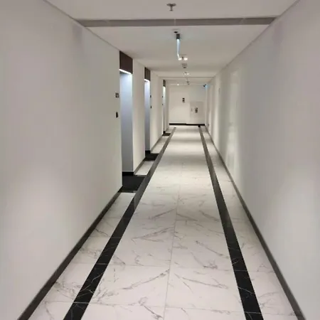 Hanza Tower Studio Deluxe With Pool & Jacuzi & Sauna Appartamento